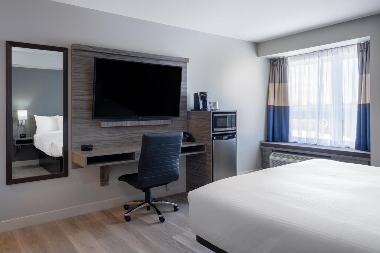 Microtel Inn & Suites By Wyndham Kanata Ottawa West Екстер'єр фото