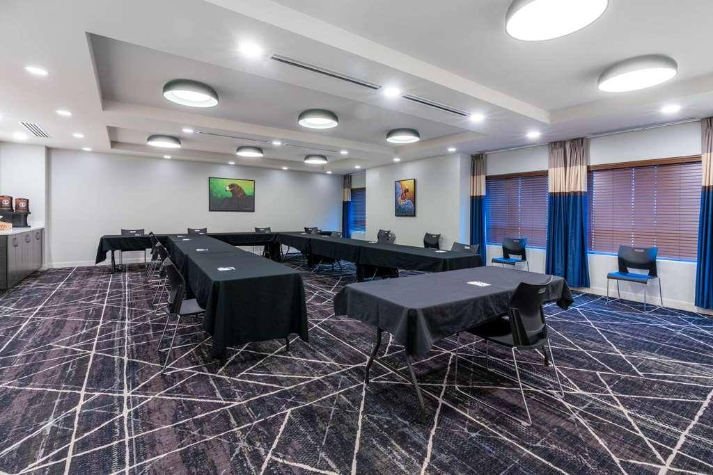 Microtel Inn & Suites By Wyndham Kanata Ottawa West Зручності фото