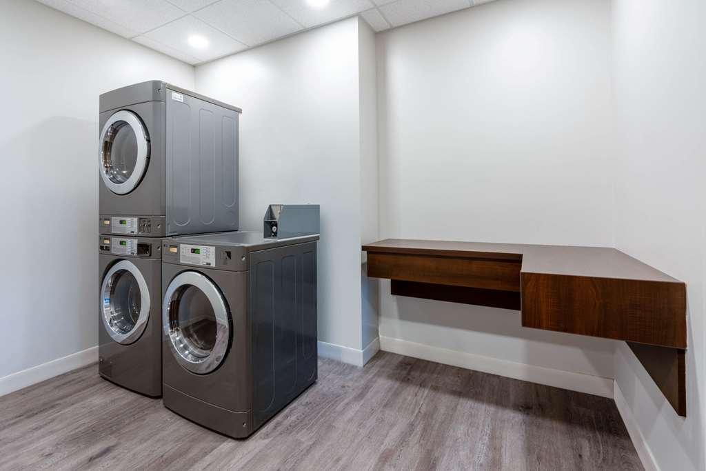 Microtel Inn & Suites By Wyndham Kanata Ottawa West Екстер'єр фото