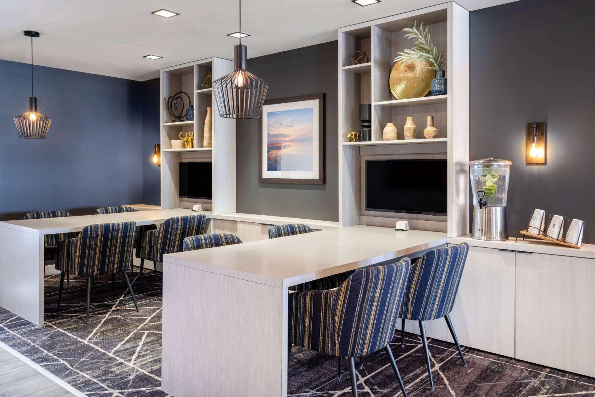 Microtel Inn & Suites By Wyndham Kanata Ottawa West Екстер'єр фото