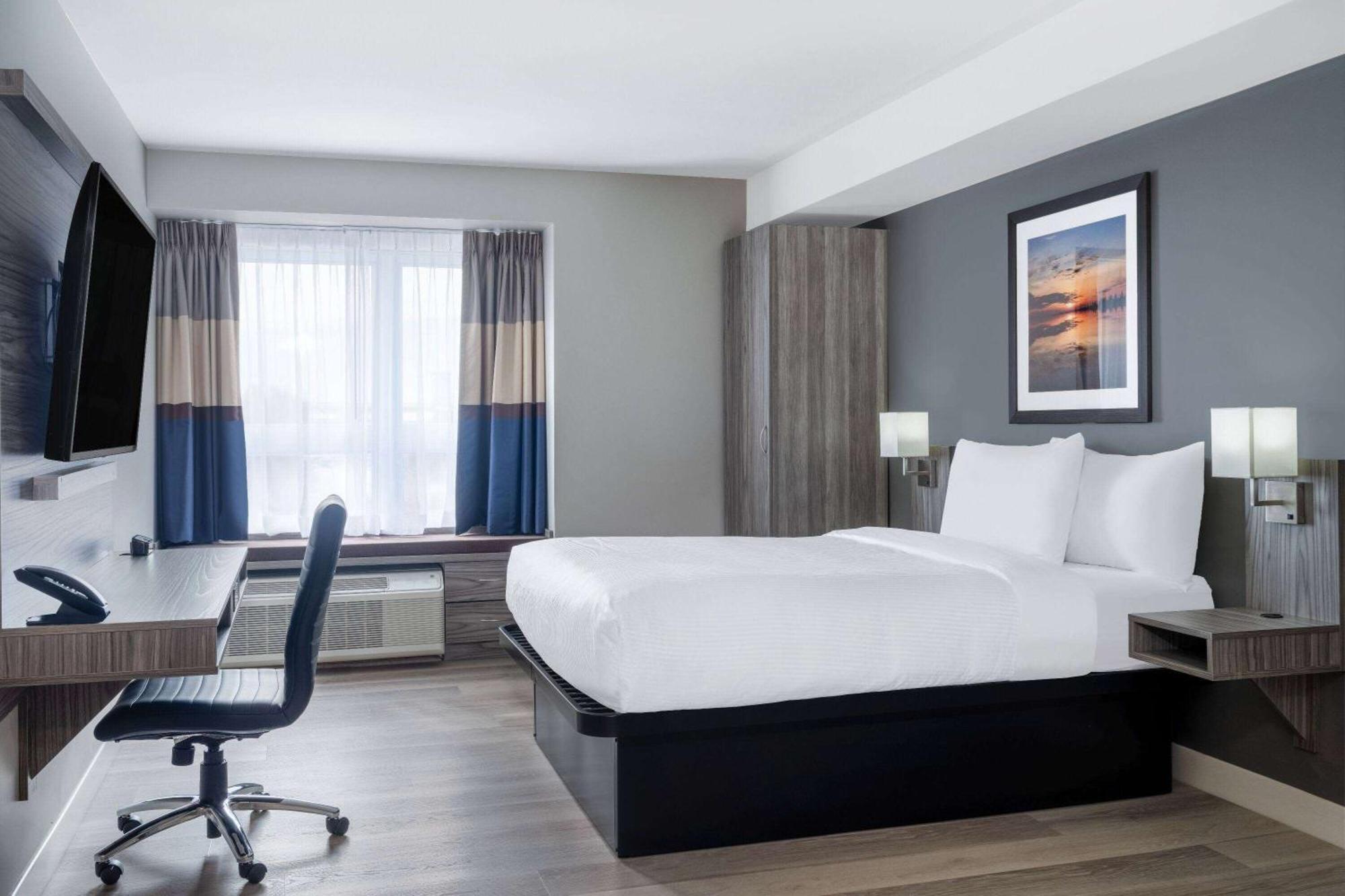 Microtel Inn & Suites By Wyndham Kanata Ottawa West Екстер'єр фото