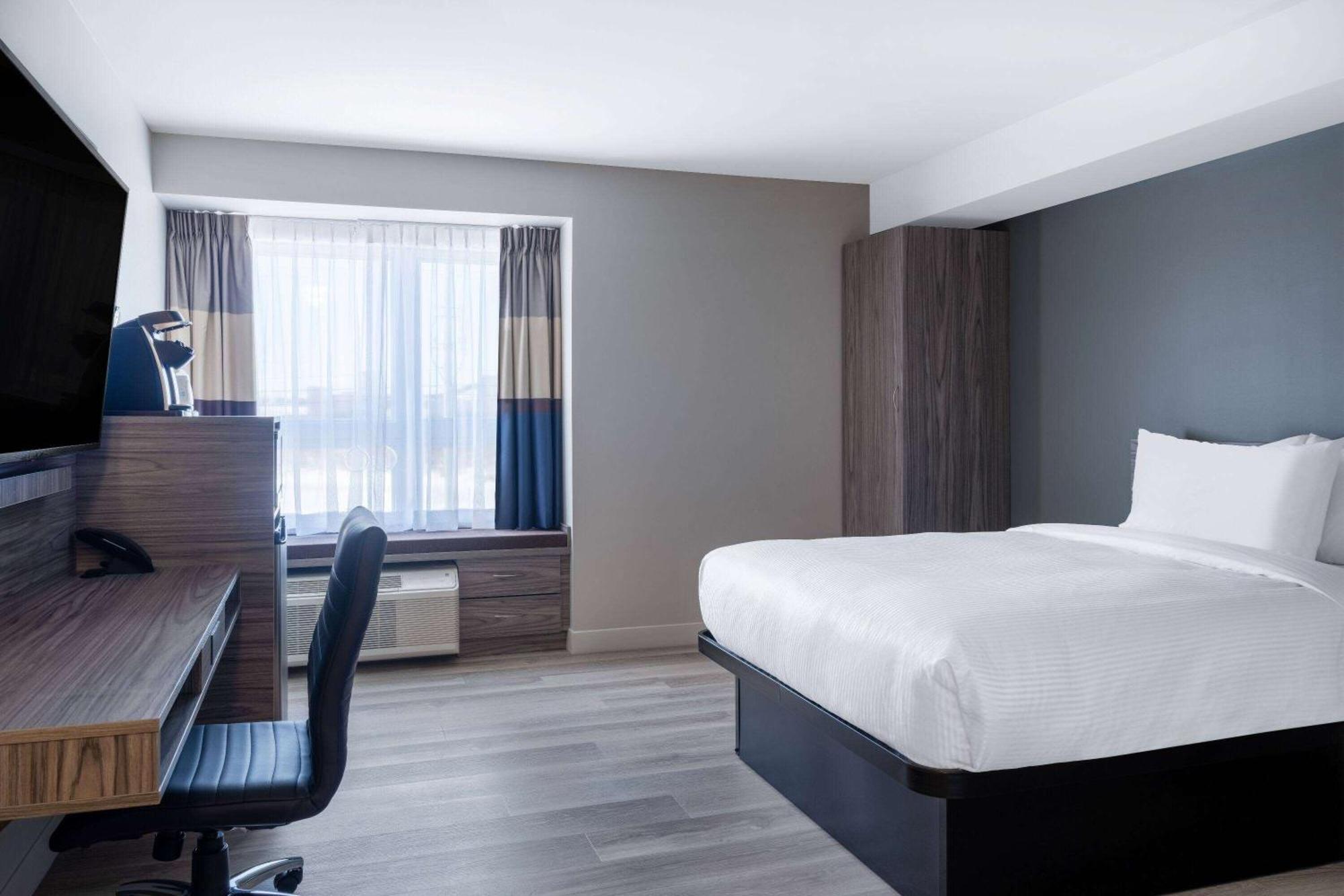 Microtel Inn & Suites By Wyndham Kanata Ottawa West Екстер'єр фото