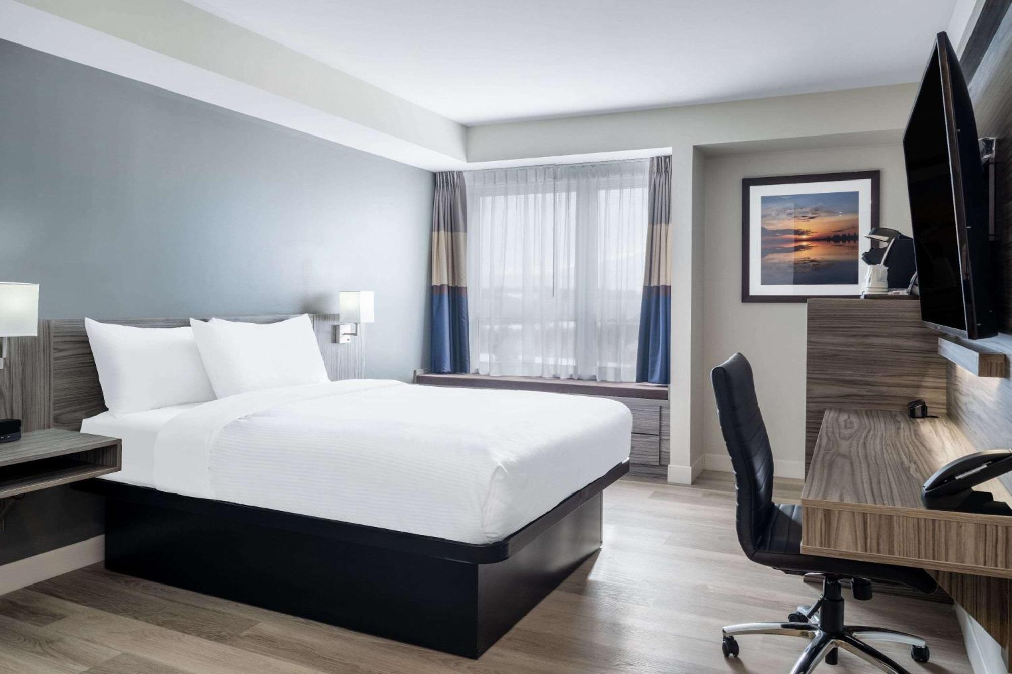 Microtel Inn & Suites By Wyndham Kanata Ottawa West Екстер'єр фото